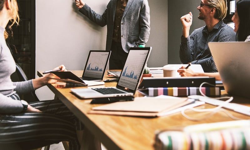 L'impact de l'IA sur le futur des métiers du business en 2026 : révolution ou évolution ?